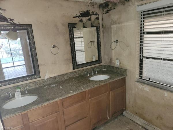 Cape Coral Residential, 407 SE 34th Ter, Cape Coral, Florida 33904, image 2