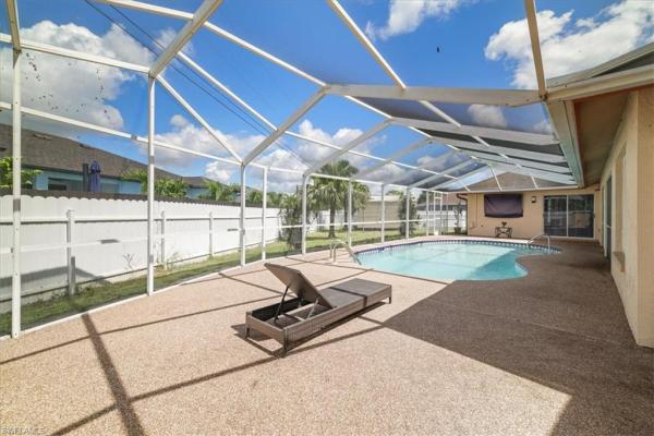 Country Club Estates, 1622 Country Club Pkwy, Lehigh Acres, Florida 33936, image 3