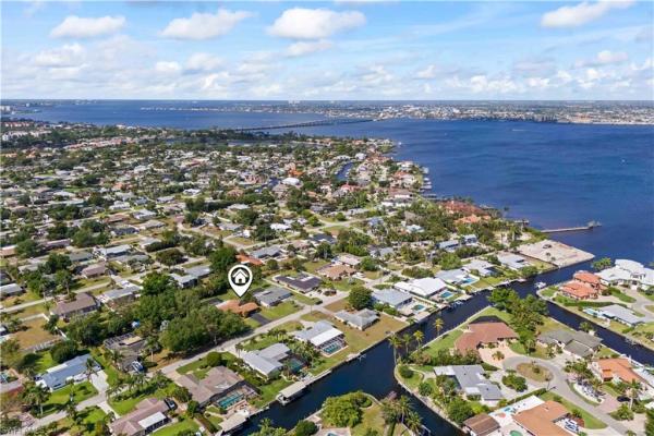 Sunset Cove, 572 Bayside Dr, Fort Myers, Florida 33919, image 2