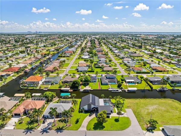 Cape Coral Residential, 2114 SE 11th Pl, Cape Coral, Florida 33990, image 2