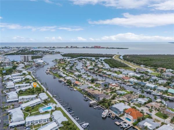 Boardwalk Caper, 18034 San Carlos Blvd #101, Fort Myers Beach, Florida 33931, image 3