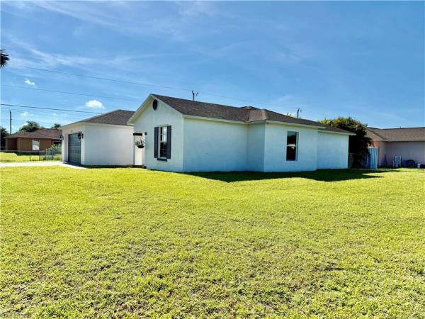 Lehigh Acres, 802 Kingsbury Ct, Lehigh Acres, Florida 33974, image 1