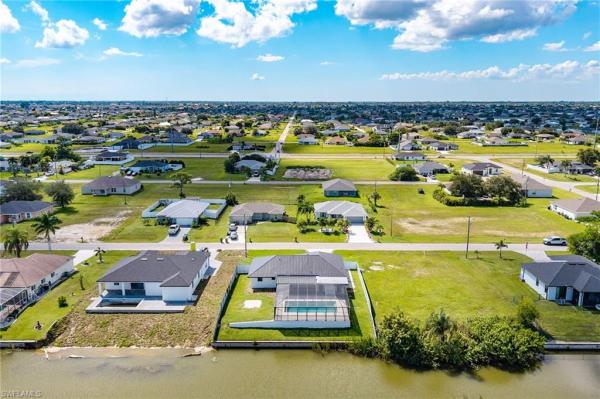 Cape Coral Residential, 1015 NE 1st Ave, Cape Coral, Florida 33909, image 2