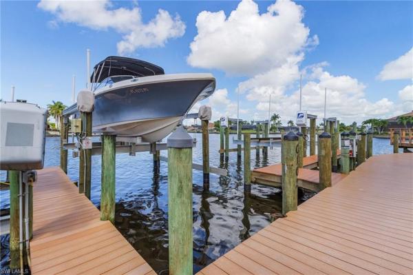 1907 SE 40th Ter #102, Cape Coral, Florida 33904, image 1