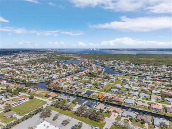 Cape Coral, 2201 SE 17th Pl, Cape Coral, Florida 33990, image 1
