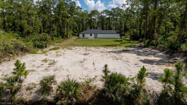 Alva Residential, 2019 Hamilton Ave, Alva, Florida 33920, image 2