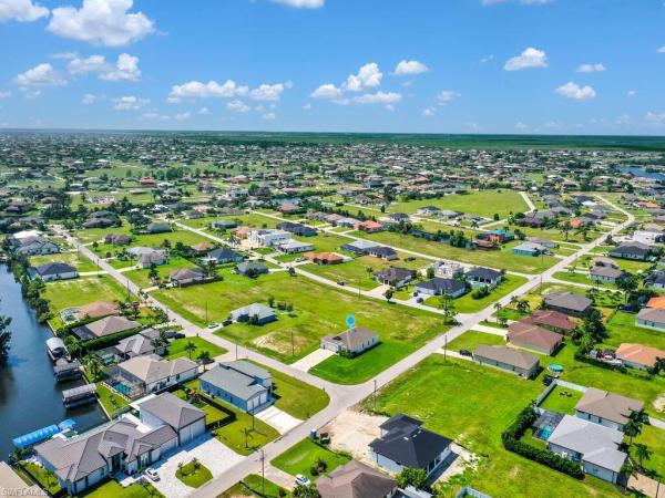 Cape Coral, 2032 NW 32nd Ct, Cape Coral, Florida 33993, image 2