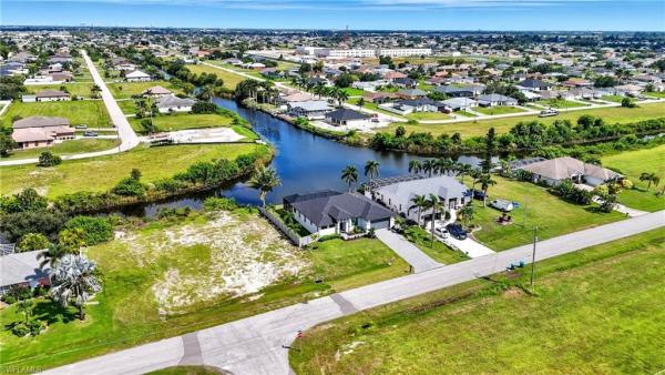 Cape Coral Residential, 327 NW 24th Ave, Cape Coral, Florida 33993, image 2