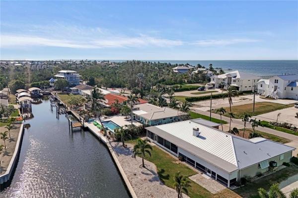 Kreamers, 7775 Bocilla Ln, Bokeelia, Florida 33922, image 3