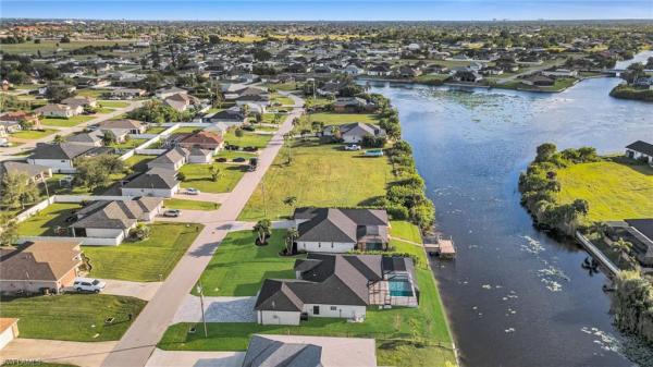 Cape Coral Residential, 848 NE 6th Ave, Cape Coral, Florida 33909, image 3