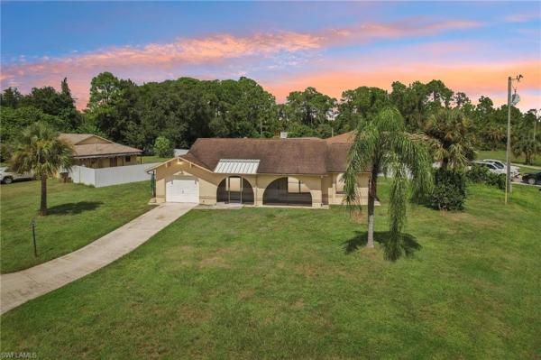 2807 8th St, Lehigh Acres, Florida 33972, image 1