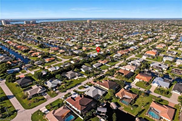 Cape Coral Residential, 1011 SW 52nd St, Cape Coral, Florida 33914, image 2