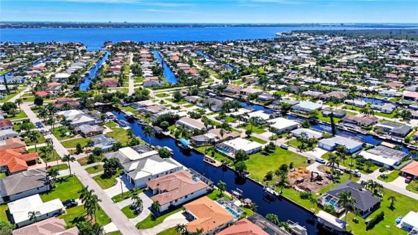 Cape Coral Residential, 5257 Stratford Ct, Cape Coral, Florida 33904, image 2