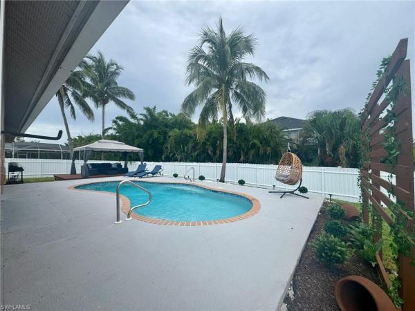 Cape Coral Residential, 1721 SW 21st Ln, Cape Coral, Florida 33991, image 2