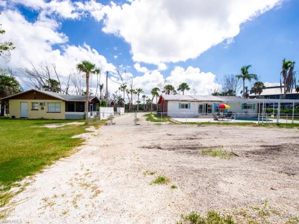 Sanibel Center, 1450-1460 Court Pl, Sanibel, Florida 33957, image 3