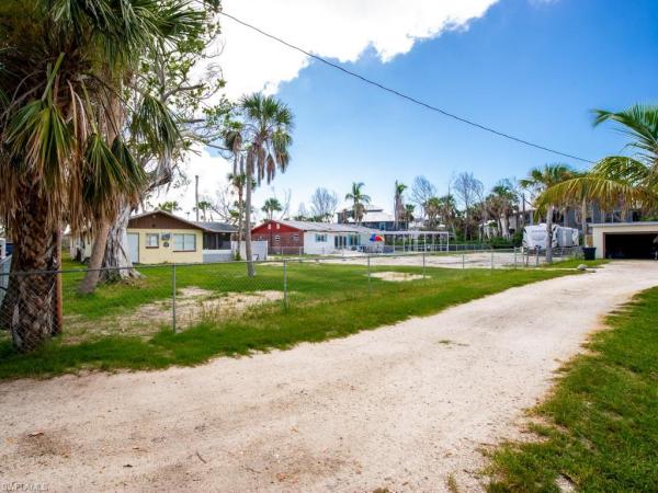 Sanibel Center, 1450-1460 Court Pl, Sanibel, Florida 33957, image 2