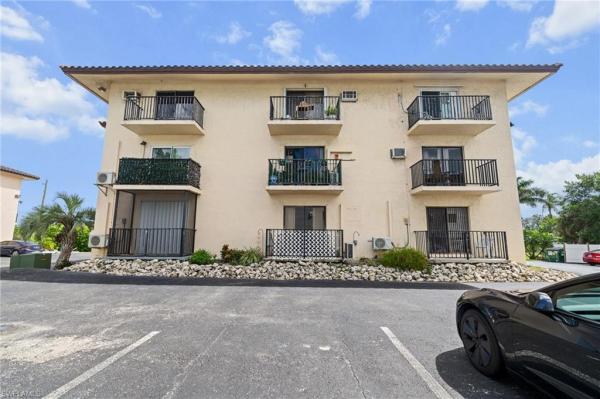 830 Wiggins Pass Rd #14, Naples, Florida 34110, image 1