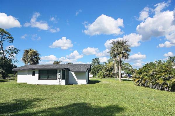 Riverbend Golf & River Club, 1922 Flamingo Dr, North Fort Myers, Florida 33917, image 2