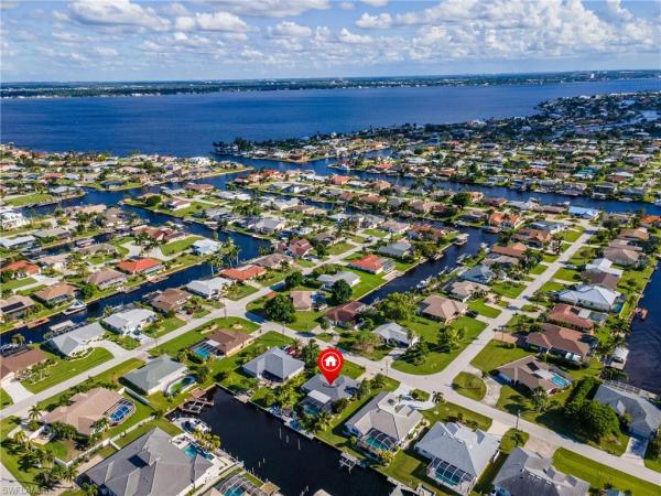 Cape Coral Residential, 2003 SE 26th Ter, Cape Coral, Florida 33904, image 2