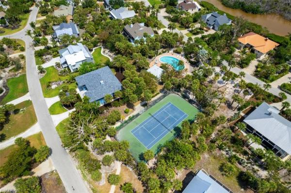 Sanibel Bayous, 5309 Umbrella Pool Rd, Sanibel, Florida 33957, image 2