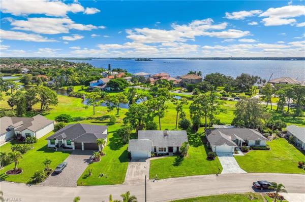 Riverbend Golf & River Club, 15138 Sam Snead Ln, North Fort Myers, Florida 33917, image 2