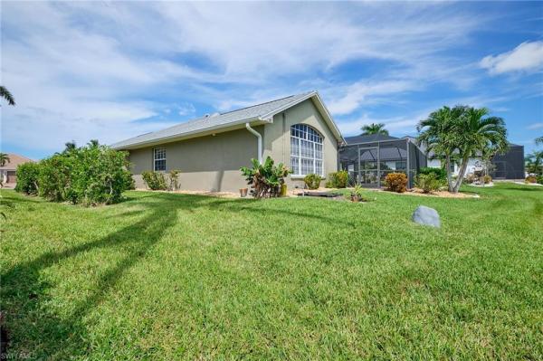 Royal Tee Country Club Estates, 11704 Lady Anne Cir, Cape Coral, Florida 33991, image 2