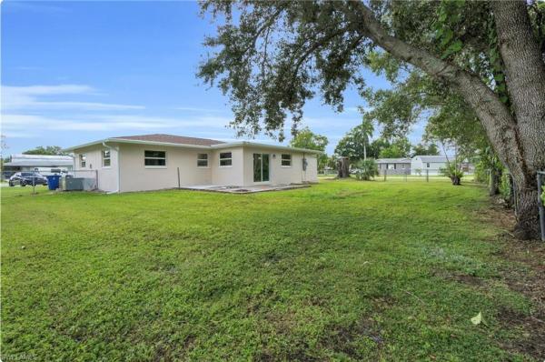 Country Estates, 462 Muskegon Ave, Fort Myers, Florida 33905, image 1