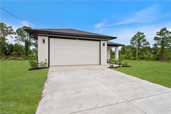 2705 56th St W, Lehigh Acres, Florida 33971, image 1