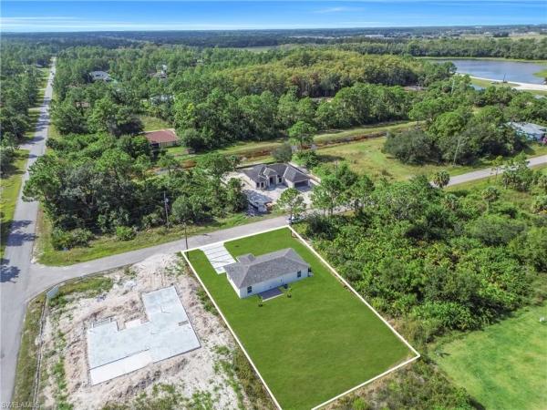 Lehigh Acres, 3302 W 39th St, Lehigh Acres, Florida 33971, image 1