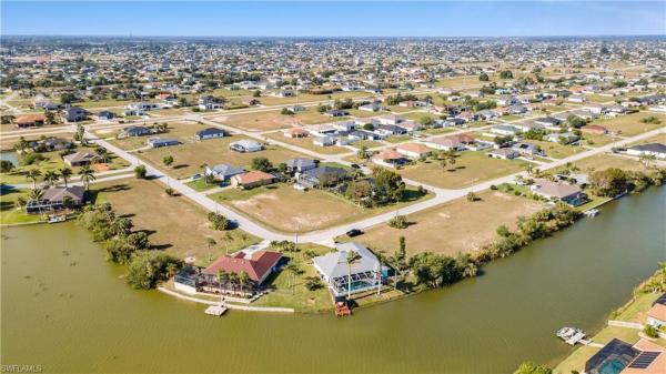 Cape Coral Residential, 905 NW 20th Ave, Cape Coral, Florida 33993, image 2