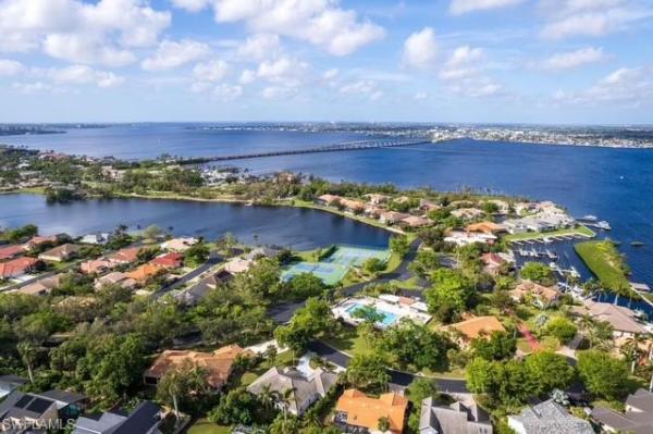Caloosa Yacht & Racquet Club, 9697 Galley Ct, Fort Myers, Florida 33919, image 2