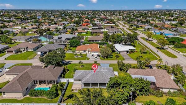 Cape Coral, 624 SE 19th Ln, Cape Coral, Florida 33990, image 1