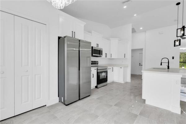 Lehigh Acres Residential, 2927 SW 8th St, Lehigh Acres, Florida 33976, image 3