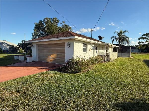 Country Club Estates, 1466 Archer St, Lehigh Acres, Florida 33936, image 2