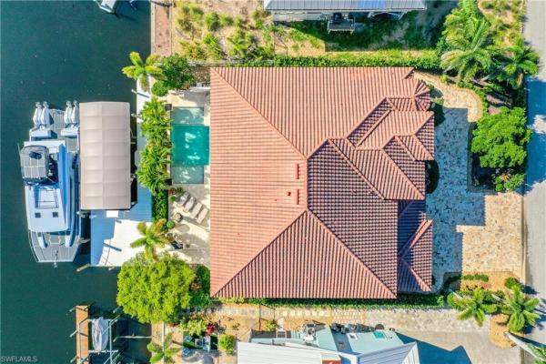 Siesta Isles, 18291 Deep Passage Ln, Fort Myers Beach, Florida 33931, image 2