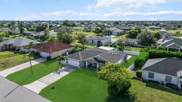 Cape Coral Residential, 1306 NE 6th Pl, Cape Coral, Florida 33909, image 2