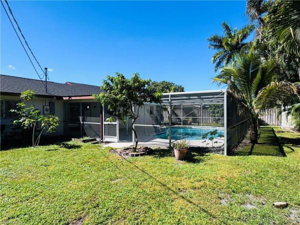 Fort Myers Villas, 2461 Woodland Cir, Fort Myers, Florida 33907, image 2