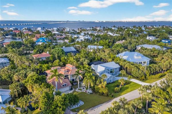 Anchors Aweigh, 732 Windlass Way, Sanibel, Florida 33957, image 2
