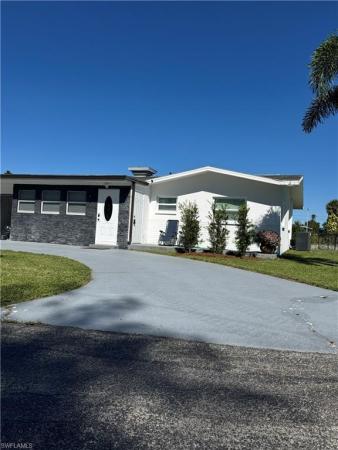 Cleaves Corner, 8141 Cleaves Rd, North Fort Myers, Florida 33903, image 1