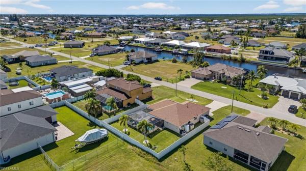 Cape Coral Residential, 1633 37th Pl, Cape Coral, Florida 33993, image 3