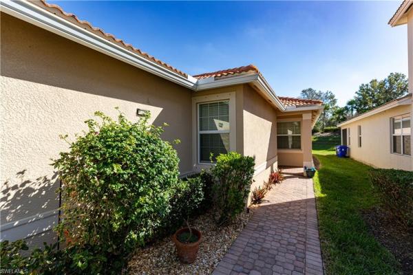 10547 Carolina Willow Dr, Fort Myers, Florida 33913, image 1