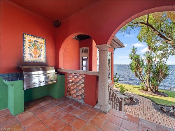 5844 Riverside Ln, Fort Myers, Florida 33919, image 1