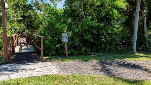 Foxmoor Village, 5731 Foxlake Dr #8, North Fort Myers, Florida 33917, image 3