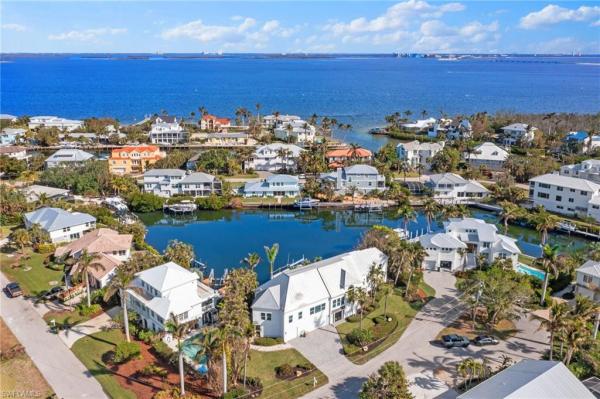 Sanibel Isles, 1730 Jewel Box Dr, Sanibel, Florida 33957, image 1