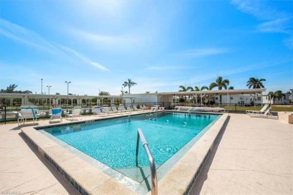 Thunderbird Mobile Homes, 102 Elise Dr, Fort Myers, Florida 33908, image 2