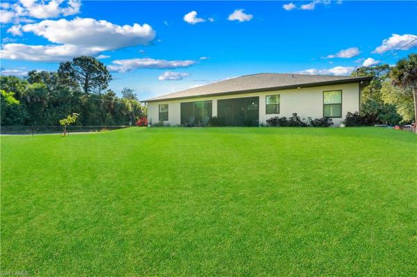 Lehigh Acres, 320 Lincoln Blvd, Lehigh Acres, Florida 33936, image 2