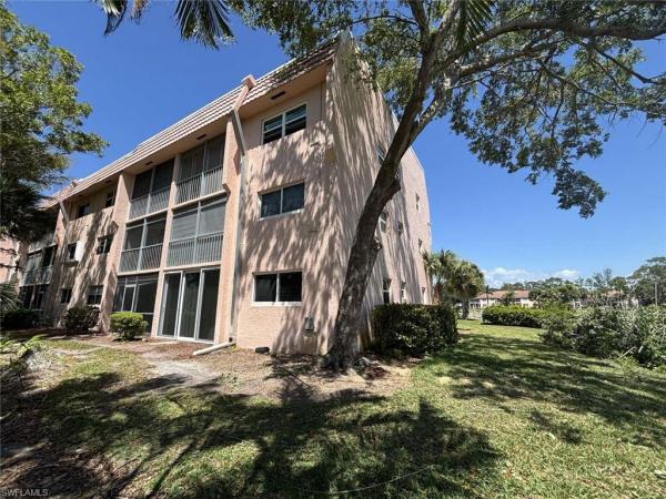 Turtle Lake Golf Colony, 180 Turtle Lake Ct #101, Naples, Florida 34105, image 2