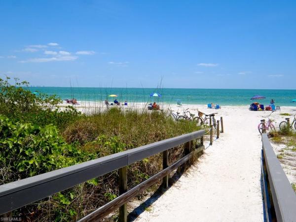 Las Conchas Del Mar, 810 Elinor Way, Sanibel, Florida 33957, image 2