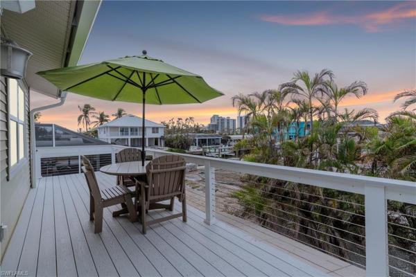Santini Cross, 140 Curlew St, Fort Myers Beach, Florida 33931, image 2
