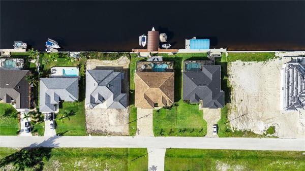 Cape Coral, 302 32nd Pl, Cape Coral, Florida 33993, image 2